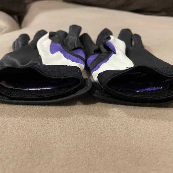 New Colorado Rockies Youth Batting Gloves - Picture 5 of 6